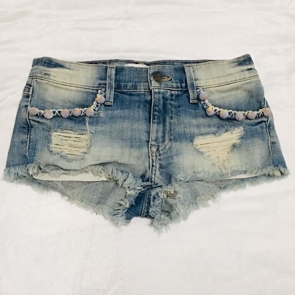 Wildfox Lara Pom Pom Distressed Shorts Size 24 - Picture 2 of 8